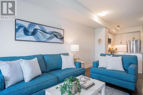 208 - 17 Spooner Crescent, Collingwood, ON - Indoor Photo Showing Living Room