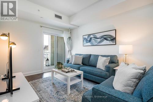 208 - 17 Spooner Crescent, Collingwood, ON - Indoor Photo Showing Living Room