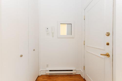 Hall - 1-3491 Rue Durocher, Montréal (Le Plateau-Mont-Royal), QC - Indoor Photo Showing Other Room