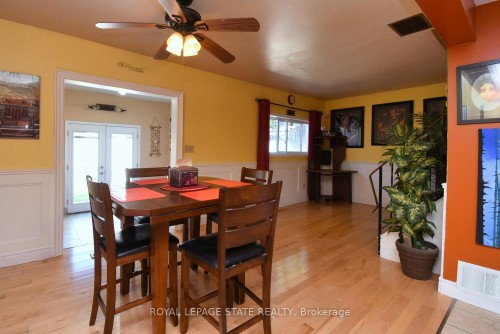 53 Seventh Avenue, Brantford, ON - Indoor Photo Showing Dining Room