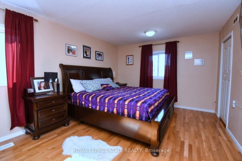 53 Seventh Avenue, Brantford, ON - Indoor Photo Showing Bedroom