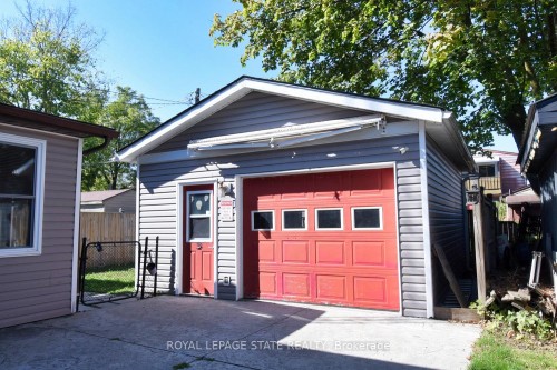 53 Seventh Avenue, Brantford, ON - Outdoor