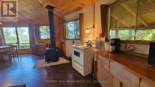 8 Carter Road, Northern Bruce Peninsula, ON - Indoor Photo Showing Kitchen