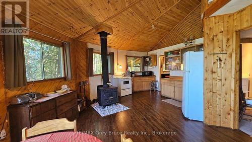 8 Carter Road, Northern Bruce Peninsula, ON - Indoor