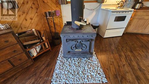 8 Carter Road, Northern Bruce Peninsula, ON - Indoor Photo Showing Kitchen