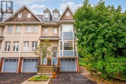 25 - 840 DUNDAS STREET W  Mississauga, ON L5C 1C2