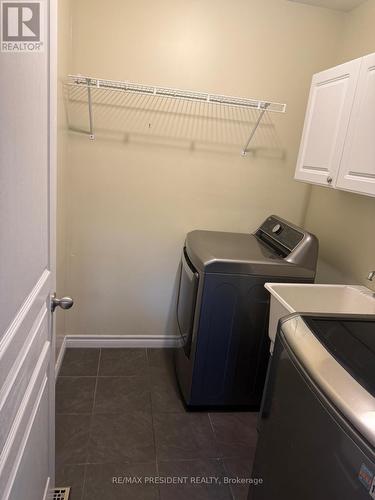 78 Ryan Reynolds Way S, Ottawa, ON - Indoor Photo Showing Laundry Room
