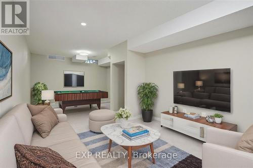 4147 Prentice Common, Burlington, ON - Indoor Photo Showing Living Room