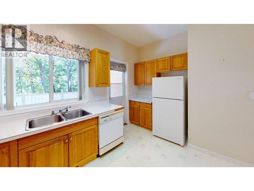 2205 Rockland Avenue Unit# 3, Trail, BC - Indoor Photo Showing Kitchen With Double Sink