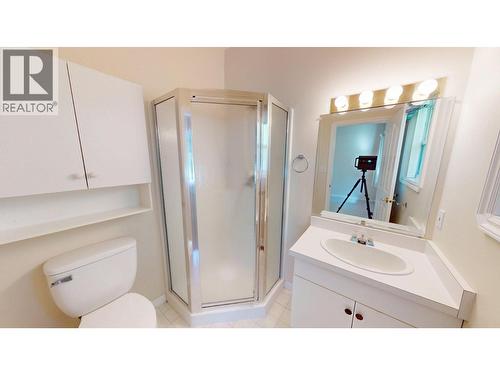 2205 Rockland Avenue Unit# 3, Trail, BC - Indoor Photo Showing Bathroom