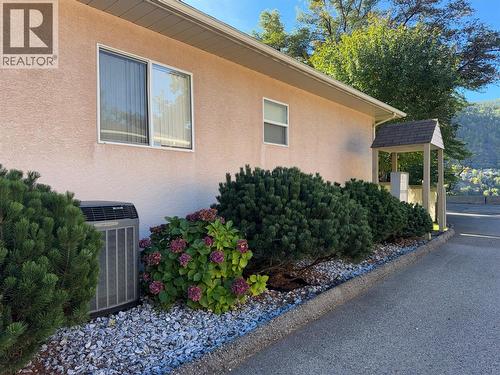 2205 Rockland Avenue Unit# 3, Trail, BC - Outdoor