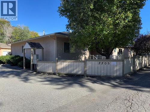 2205 Rockland Avenue Unit# 3, Trail, BC - Outdoor