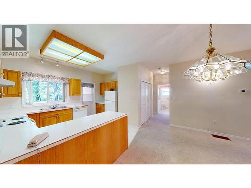2205 Rockland Avenue Unit# 3, Trail, BC - Indoor Photo Showing Kitchen With Double Sink