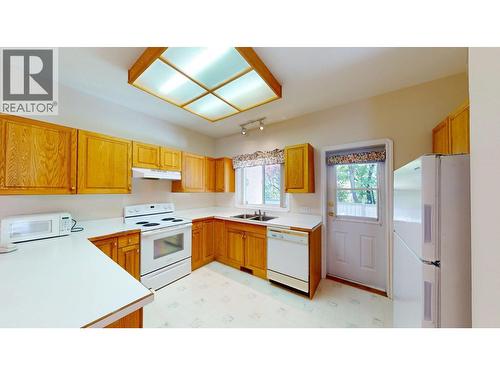 2205 Rockland Avenue Unit# 3, Trail, BC - Indoor Photo Showing Kitchen With Double Sink