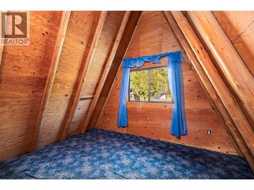 7698 3 Highway, Yahk, BC - Indoor