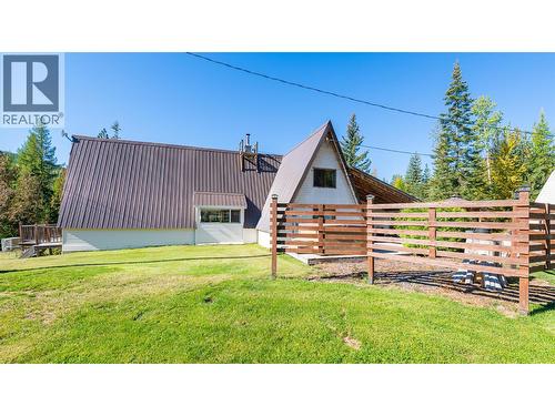 7698 3 Highway, Yahk, BC - Outdoor