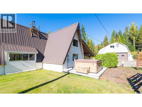7698 3 Highway, Yahk, BC - Outdoor