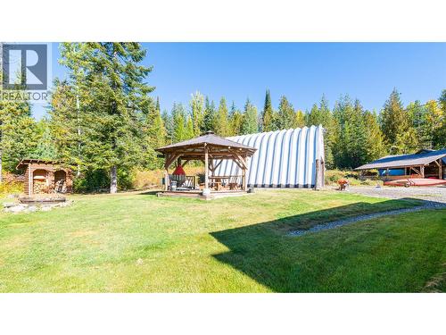7698 3 Highway, Yahk, BC - Outdoor With Deck Patio Veranda