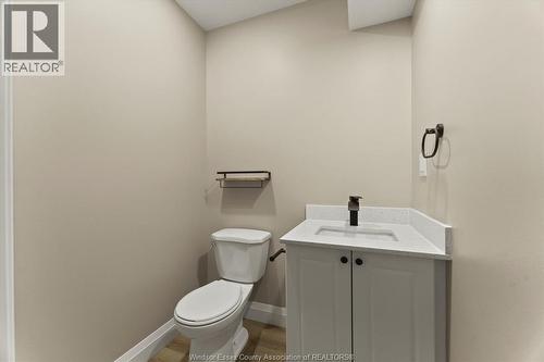 854 University Unit# Upper, Windsor, ON - Indoor Photo Showing Bathroom