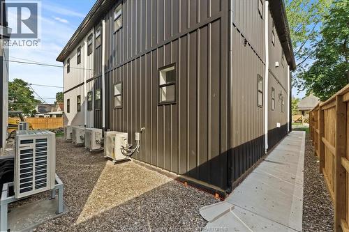 854 University Unit# Upper, Windsor, ON - Outdoor With Exterior