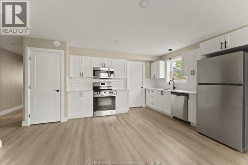 854 University Unit# Upper, Windsor, ON - Indoor Photo Showing Kitchen
