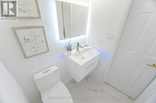 22 Lowder Place, Whitby, ON - Indoor Photo Showing Bathroom