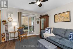 Family room or 3rd bedroom - 