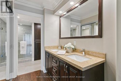Primary bedroom ensuite bathroom - 405 - 2010 Islington Avenue, Toronto, ON - Indoor Photo Showing Bathroom