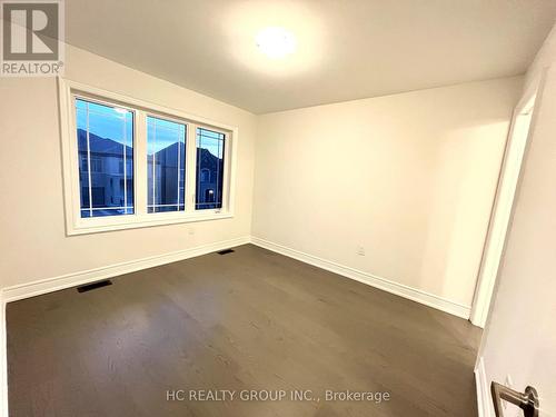 117 Silk Twist Drive, East Gwillimbury, ON - Indoor Photo Showing Other Room