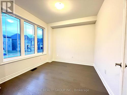 117 Silk Twist Drive, East Gwillimbury, ON - Indoor Photo Showing Other Room