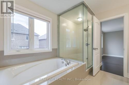 998 Wilbur Pipher Circle, Newmarket, ON - Indoor Photo Showing Bathroom