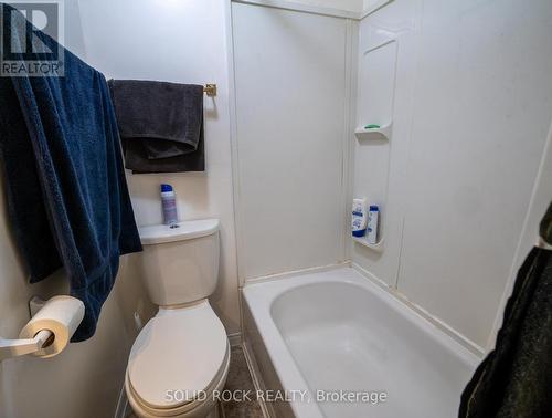 Unit 1 - Main Floor - original building - 98 Elmsley Street N, Smiths Falls, ON - Indoor Photo Showing Bathroom
