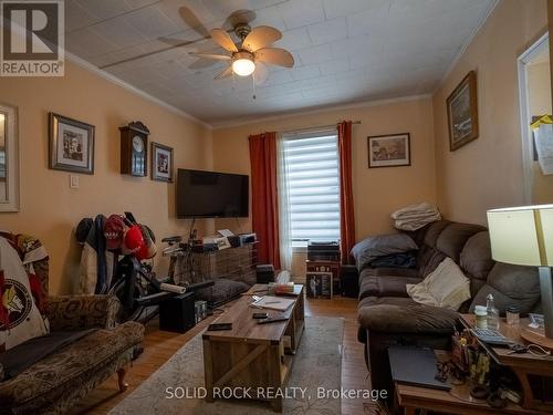 Unit 1 - Main Floor - original building - 98 Elmsley Street N, Smiths Falls, ON - Indoor Photo Showing Living Room