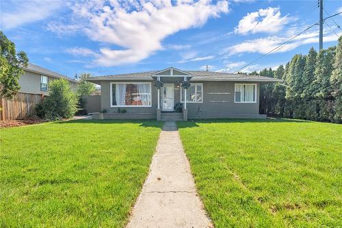 1160 Moosejaw Street, Penticton, BC - Outdoor