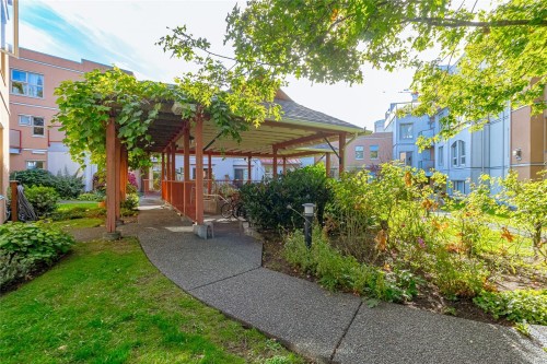 10-930 North Park St, Victoria, BC 