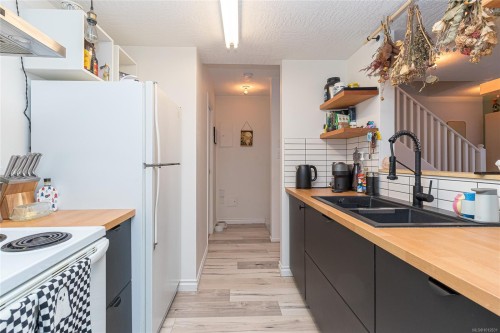 10-930 North Park St, Victoria, BC 