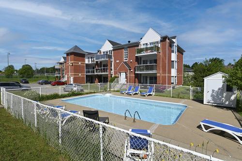 Piscine - 102-1406 Rue Esther-Blondin, Québec (Sainte-Foy/Sillery/Cap-Rouge), QC 