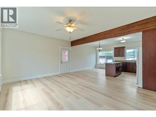 7281 46 Street Ne, Salmon Arm, BC - Indoor