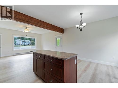 7281 46 Street Ne, Salmon Arm, BC - Indoor