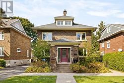321 CLEMOW AVENUE  Ottawa, ON K1S 2B7