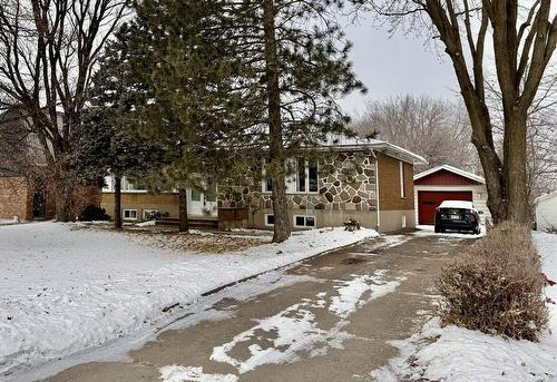 196 Rue Payette  L'Épiphanie, QC J5X 2Z9