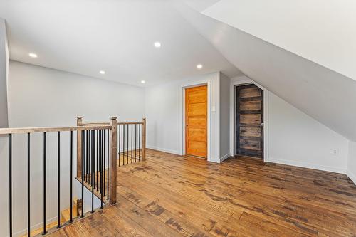 Boudoir - 650 Rue Western, Waterloo, QC - Indoor Photo Showing Other Room