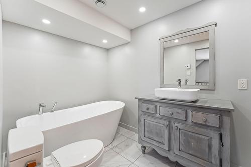 Salle de bains - 650 Rue Western, Waterloo, QC - Indoor Photo Showing Bathroom