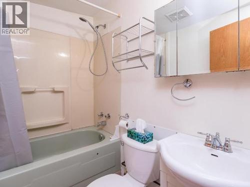 8-7 Prospector Road, Whitehorse, YT - Indoor Photo Showing Bathroom