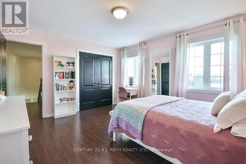 Dbl Closet - 63 The Queensway, Barrie, ON - Indoor Photo Showing Bedroom