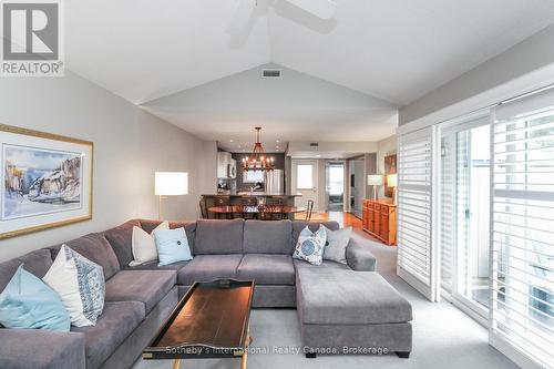408 Mariners Way, Collingwood, ON - Indoor Photo Showing Living Room