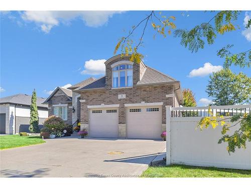 2 Malibu Drive, Leamington, ON 