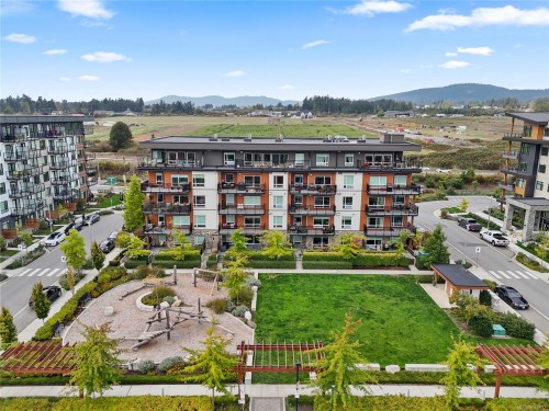 303-2500 Hackett Cres  Central Saanich, BC V8M 0C1