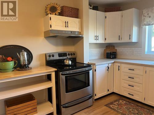 5 Post Office Road, Bell Island, NL - Indoor Photo Showing Kitchen
