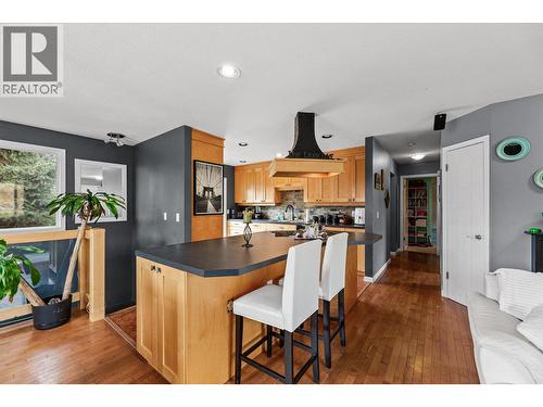 1234 Oswell Drive, Kelowna, BC - Indoor
